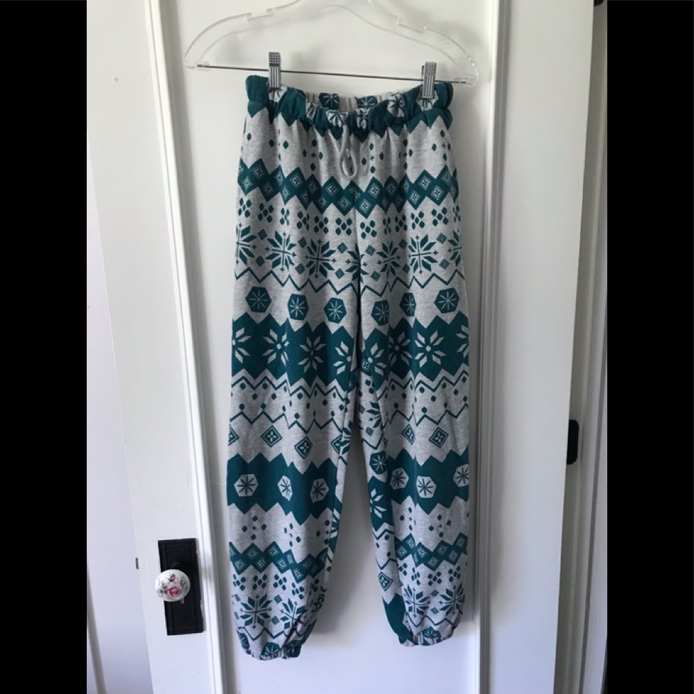 NWOT Colsie Holiday Christmas Sweatsuit Crop Top & Sweatpants - Picture 8 of 13